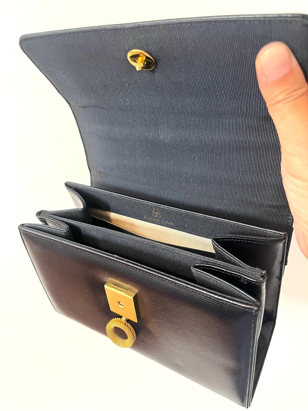 Vintage Bienen Davis Classic Black Structured Leather Bag with Gold Accents - Picture 11 of 13